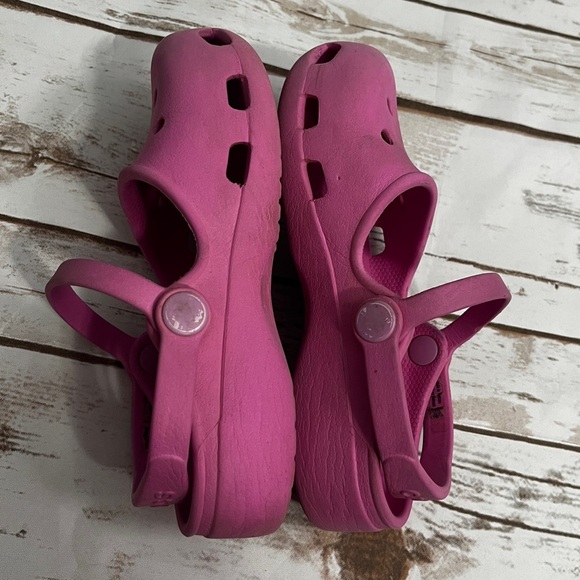 Kids Pink Crocs Mary Jane Style Size‎ 12 double strap - Picture 4 of 11